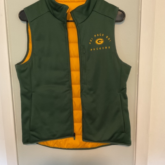 Go Pack Go! Nike Green Bay Packers Reversible Vest - Picture 2 of 5